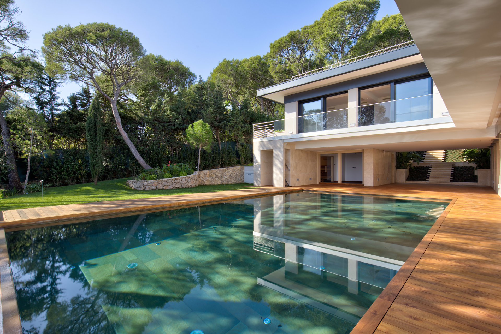New villa on Cap Ferrat, sea view