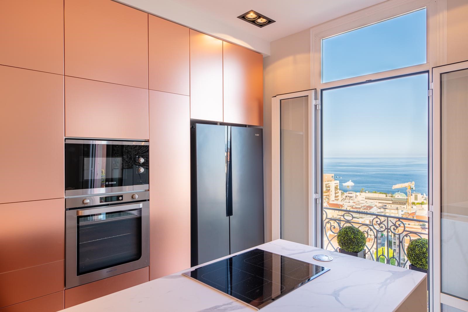 Penthouse on the border with Monaco
